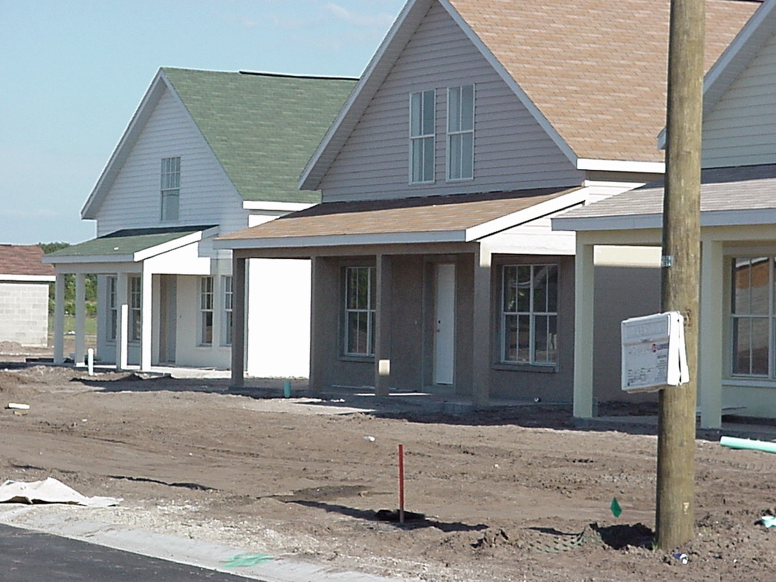 A home under construction, from the FNPH archive.